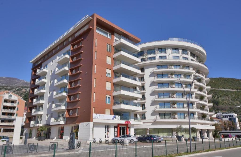 Red Lux Apartment Budva Luaran gambar