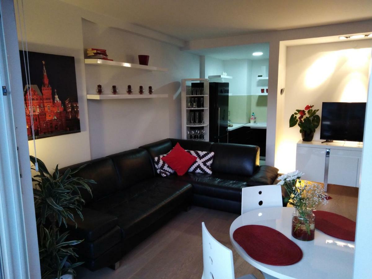 Red Lux Apartment Budva Luaran gambar